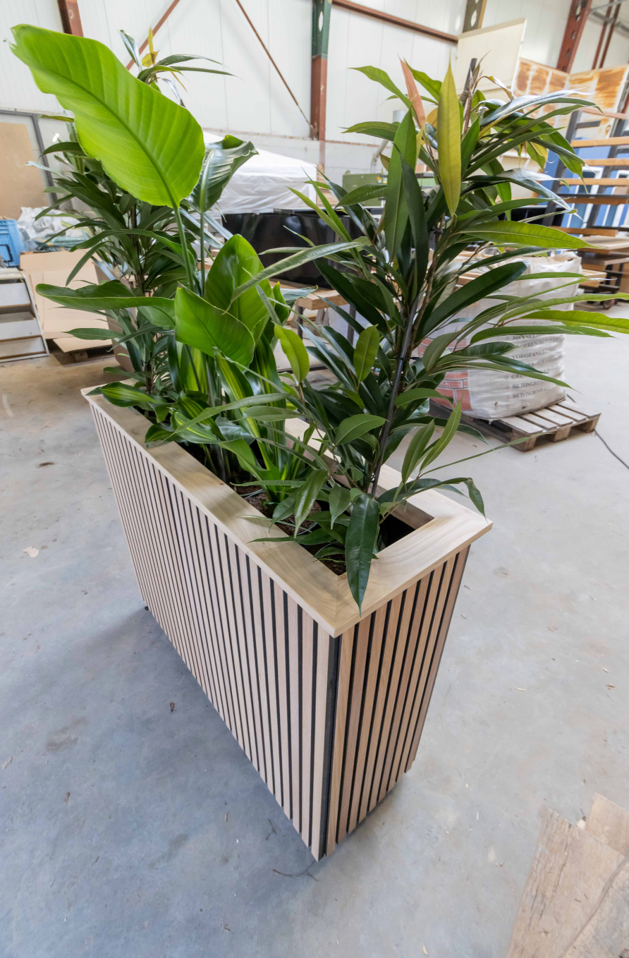 Plantenbak van akupanelen incl. planten