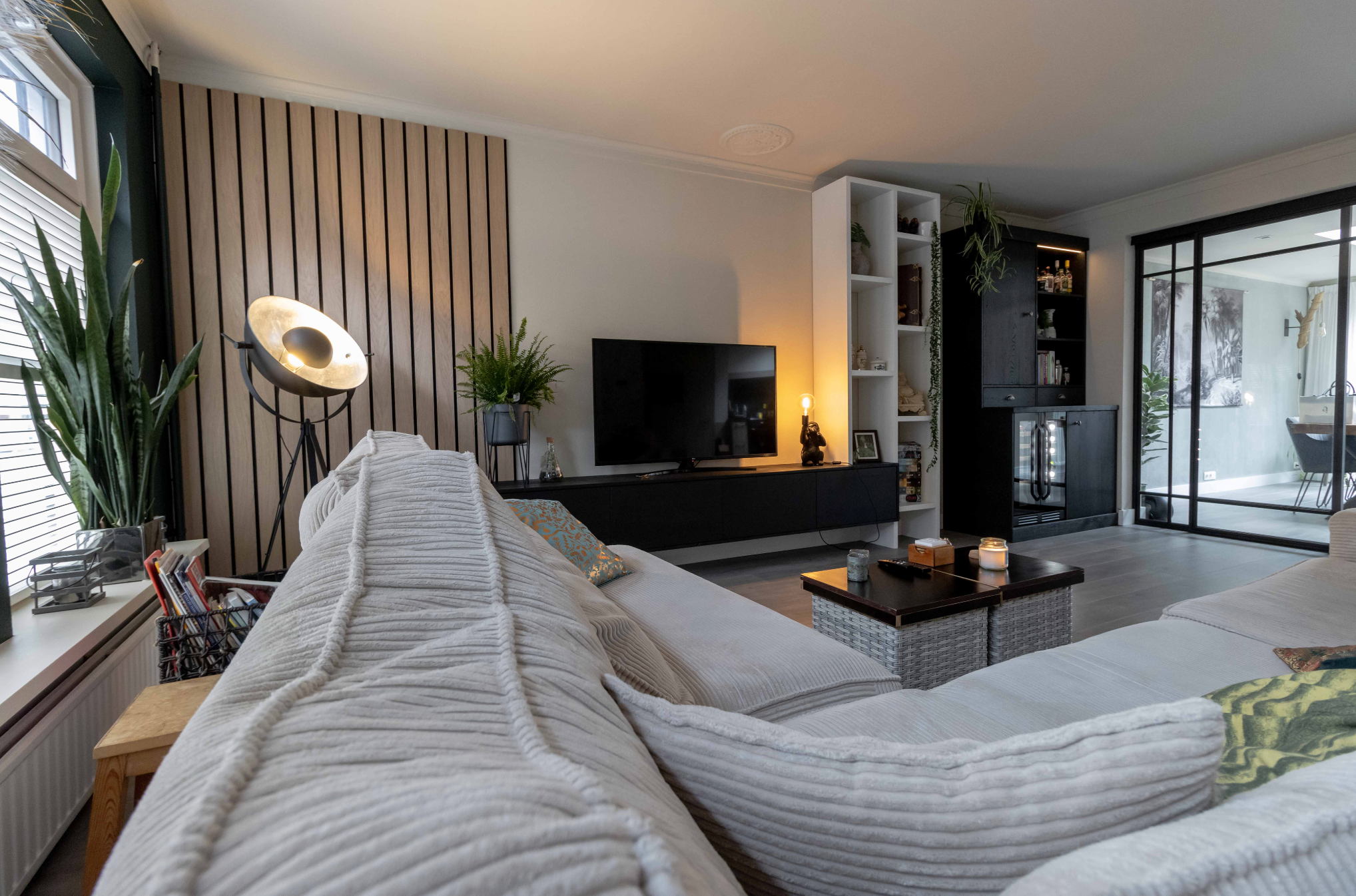 Wijnkast Eikenhout Zwart