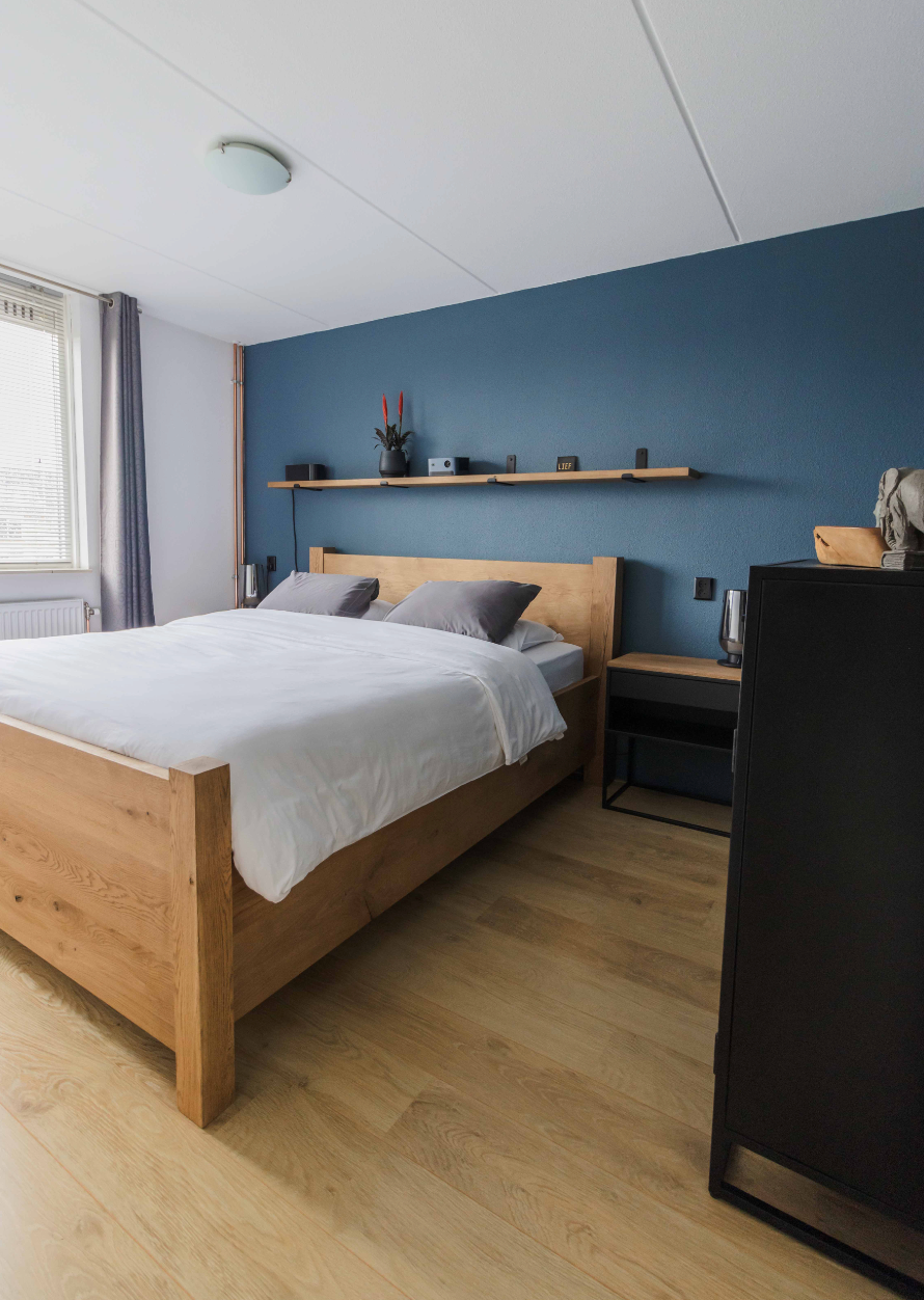 Bed ombouw rustiek eiken met nachtkastjes