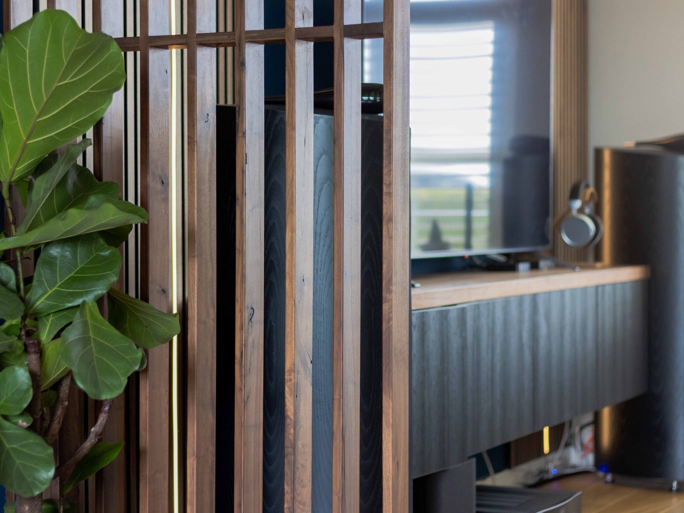 Roomdivider notenhout