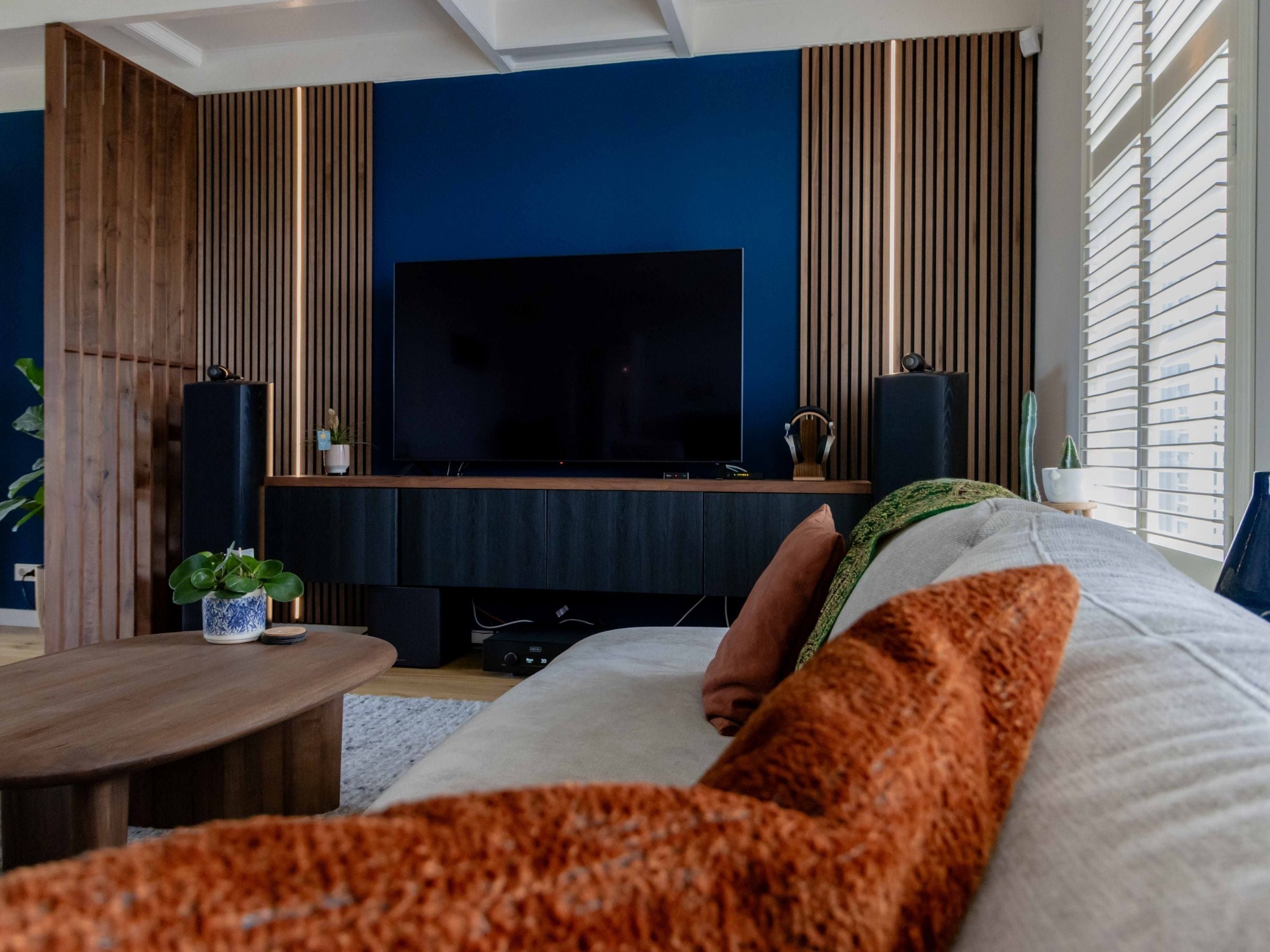 Roomdivider notenhout