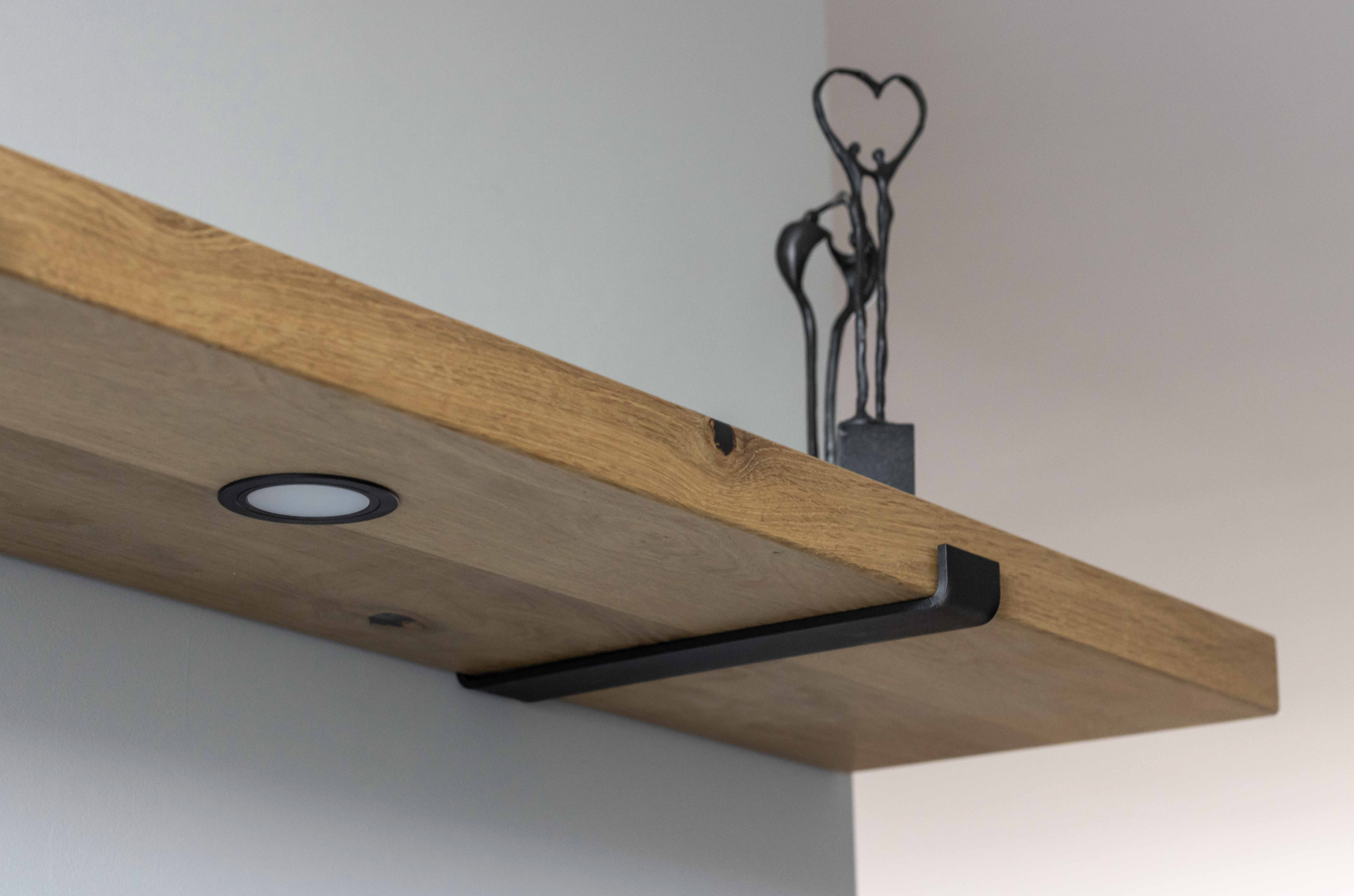 Wandplank met ingebouwde spots