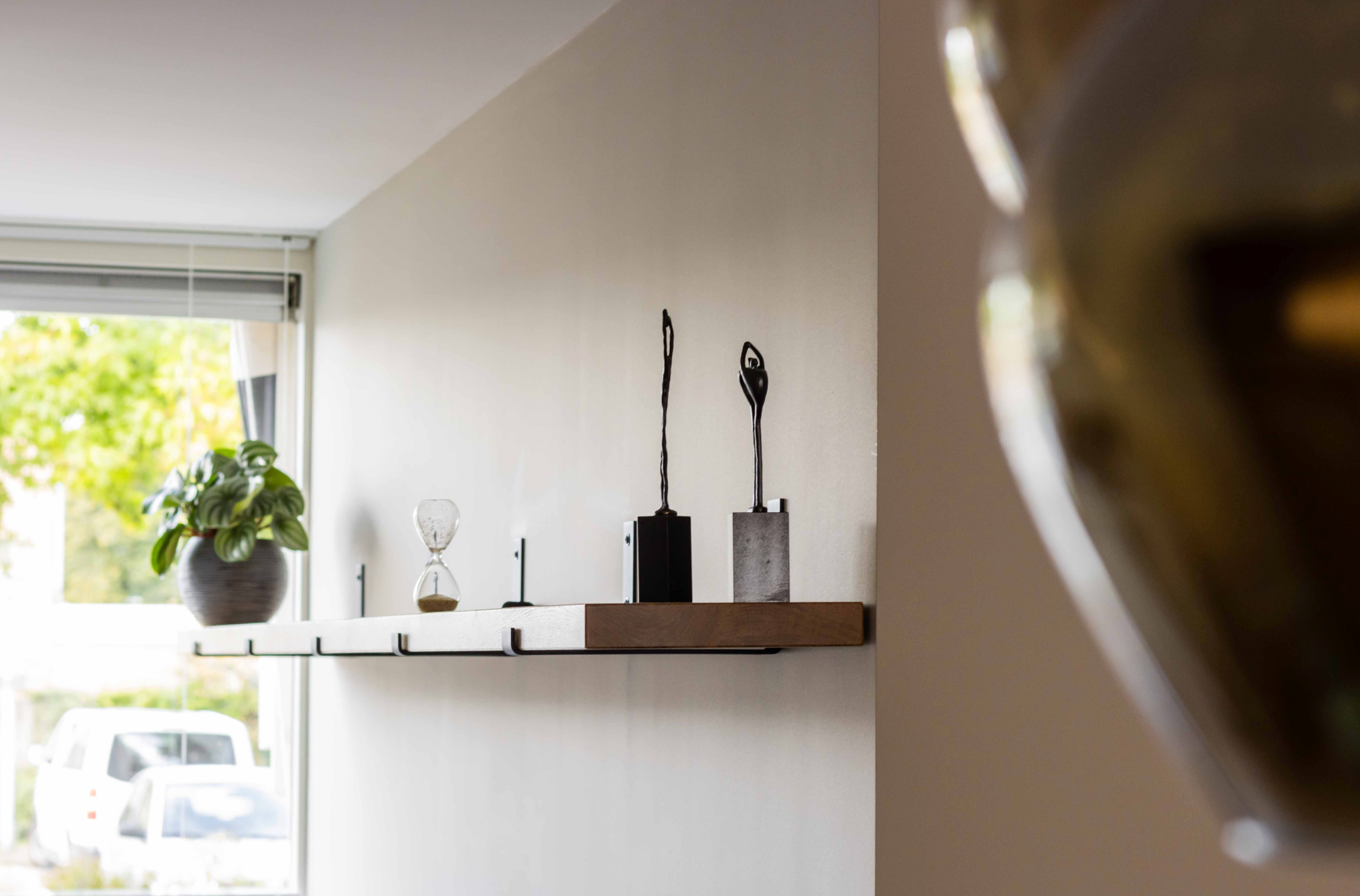 Wandplank met ingebouwde spots
