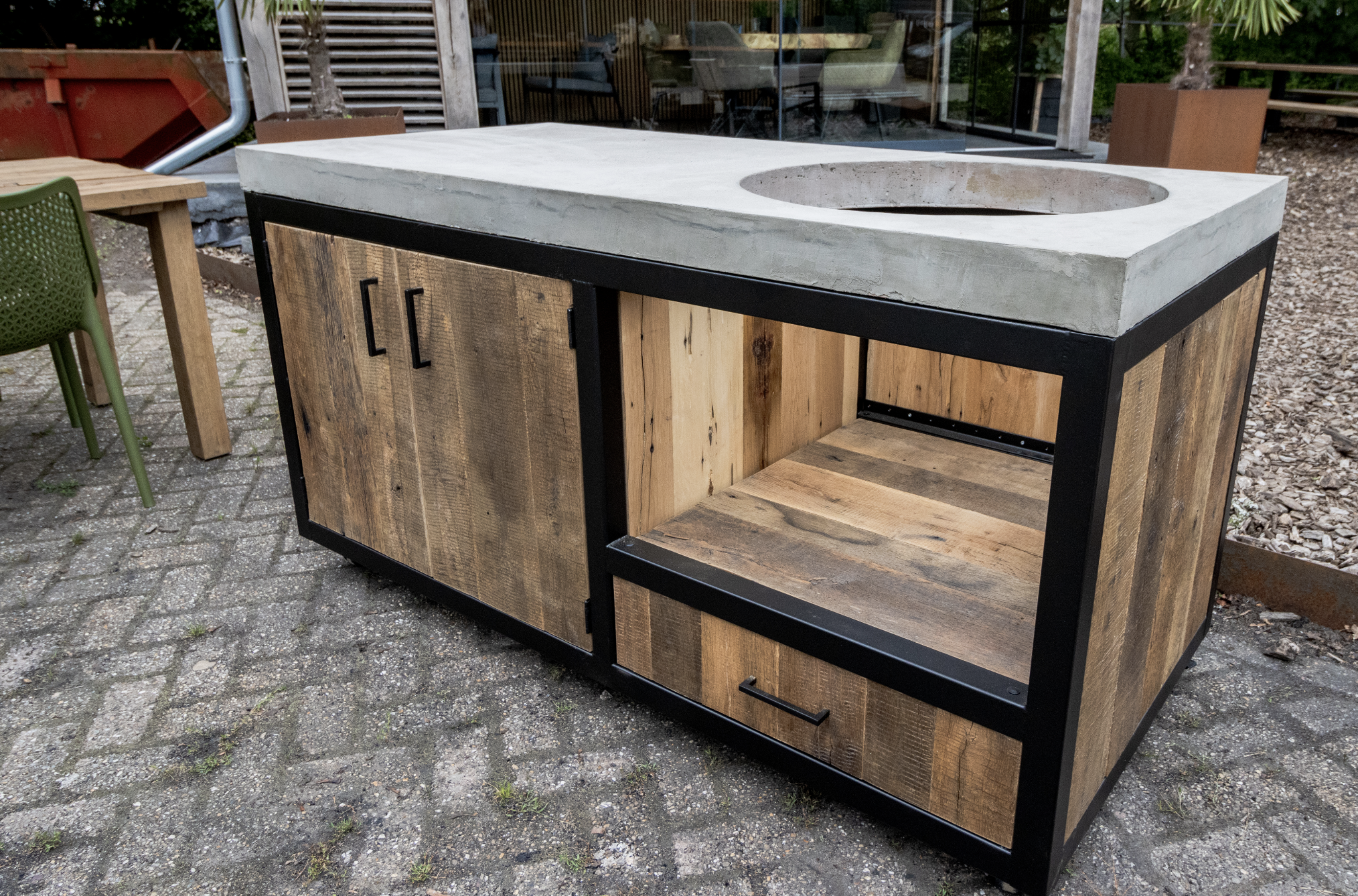 Barbecue Tafel (Kamado, Weber, Napoleon) – Betonnen blad, Barnwood