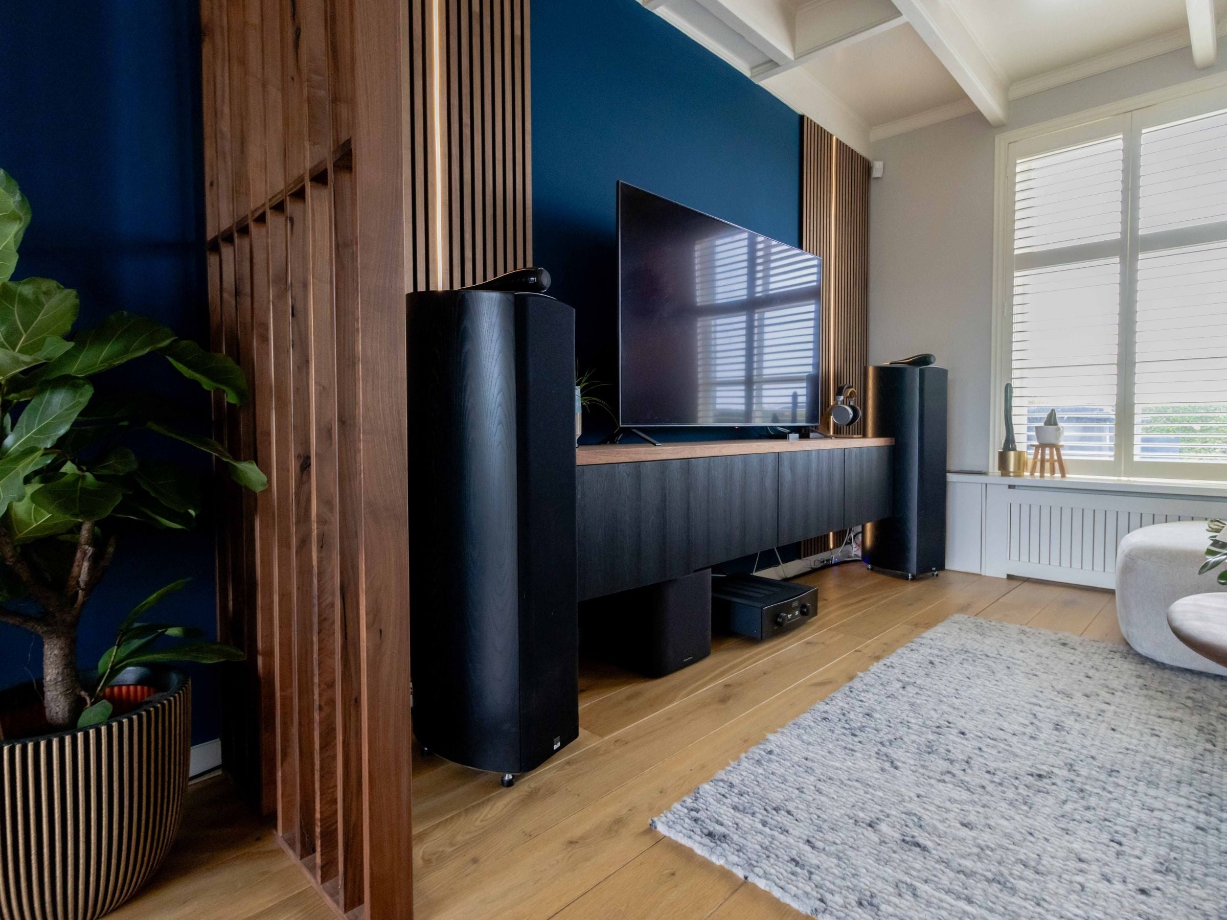 Roomdivider notenhout