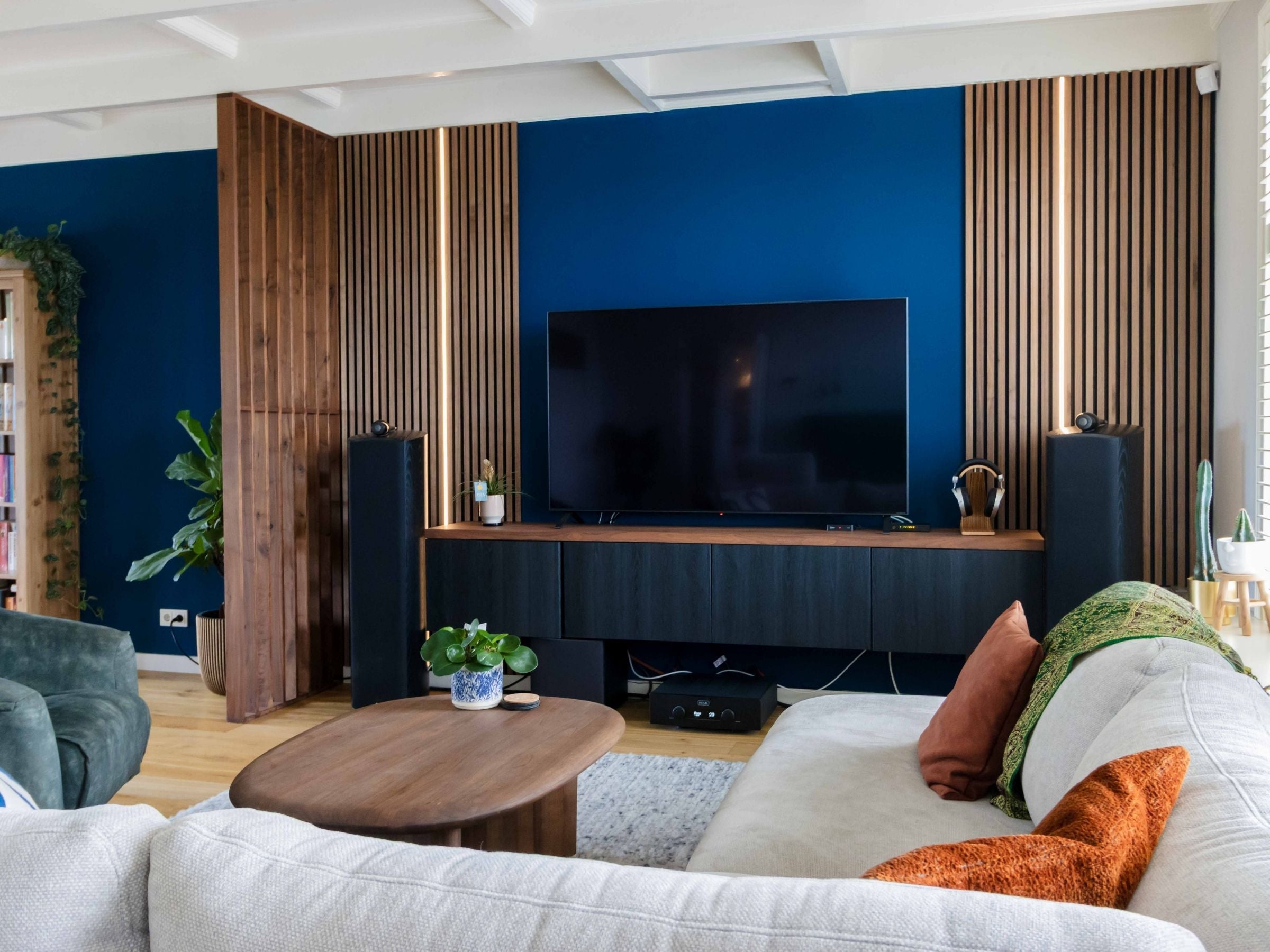 Roomdivider notenhout