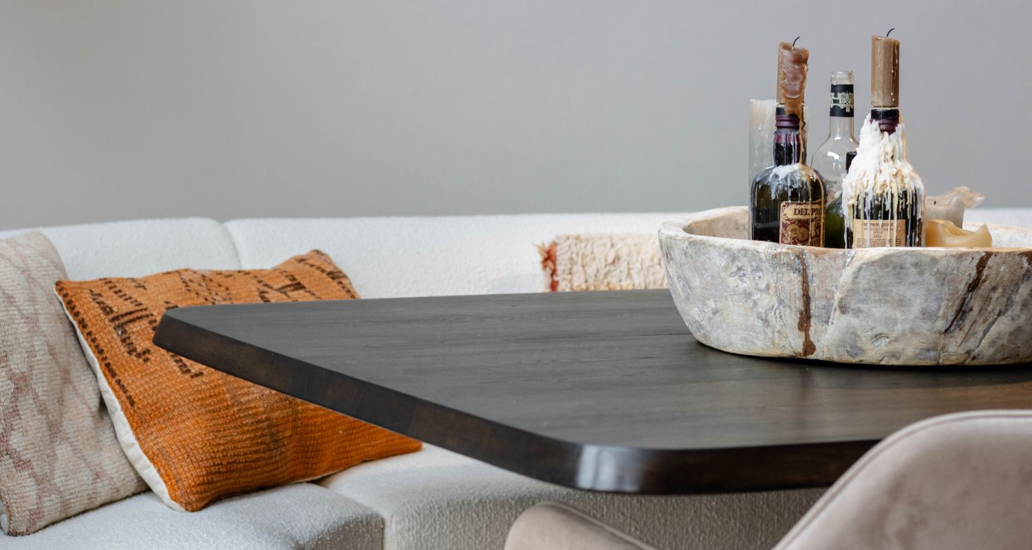 Eettafel donker eikenhout met staal
